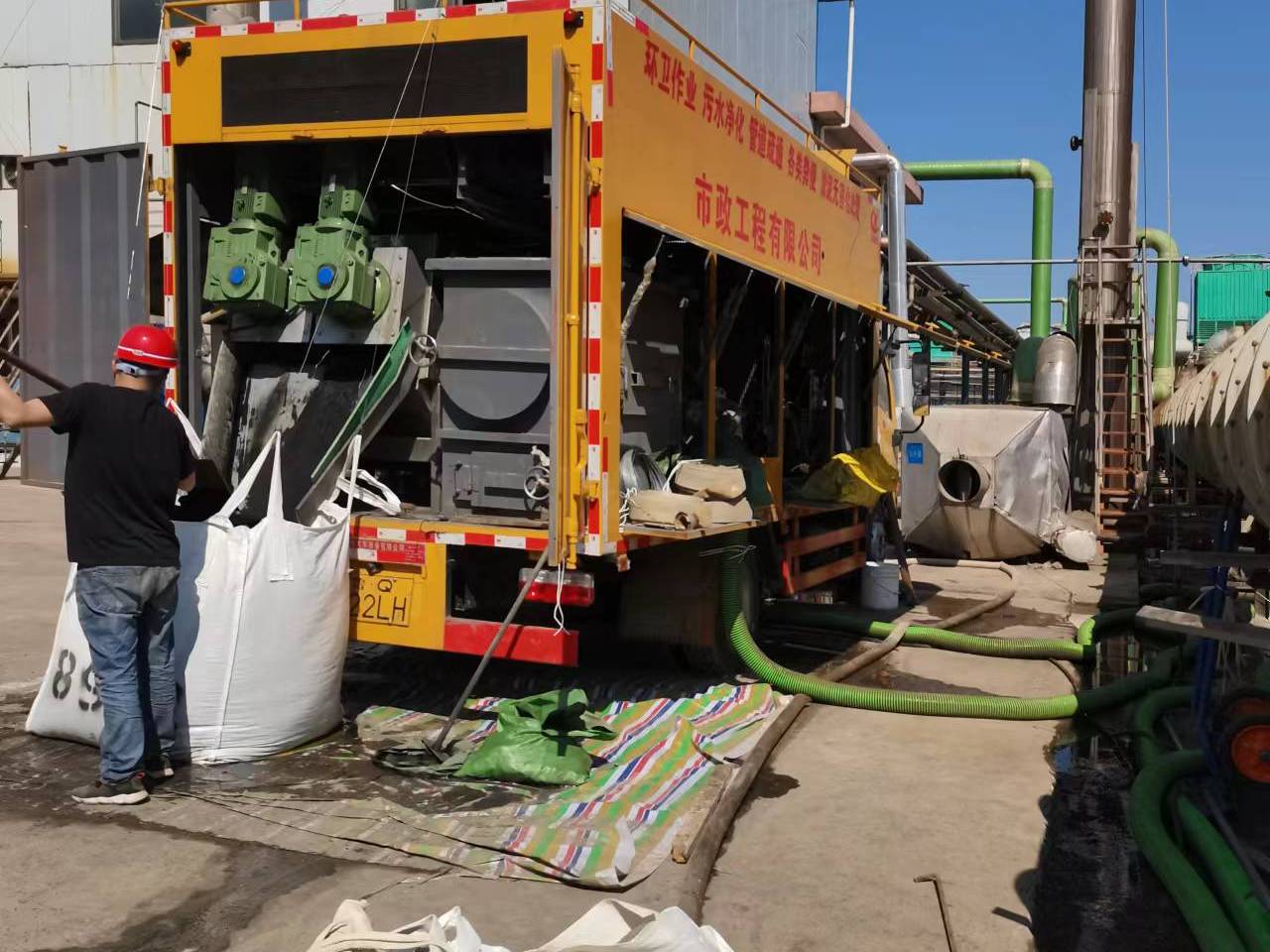 格尔木淤泥压干处理